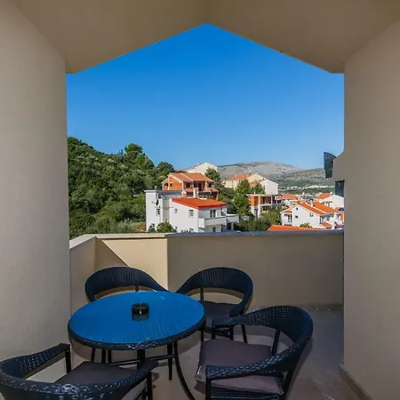 Apartment Joma 2 *